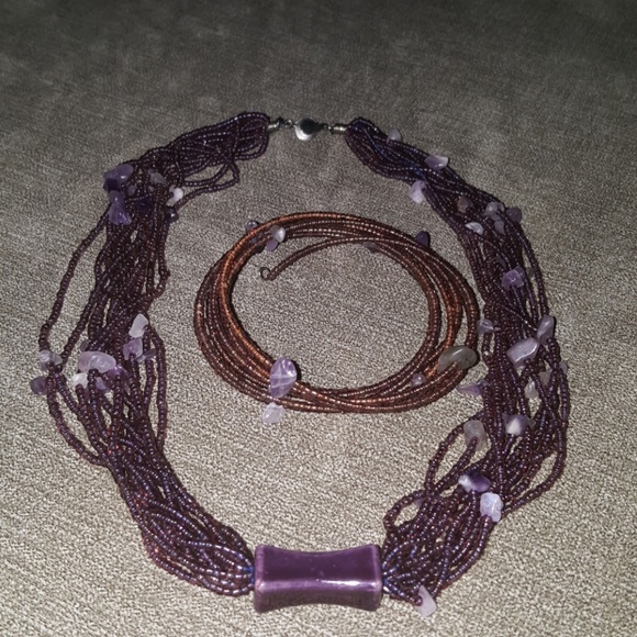Purple necklace with beaded accents - Picture 2 of 3